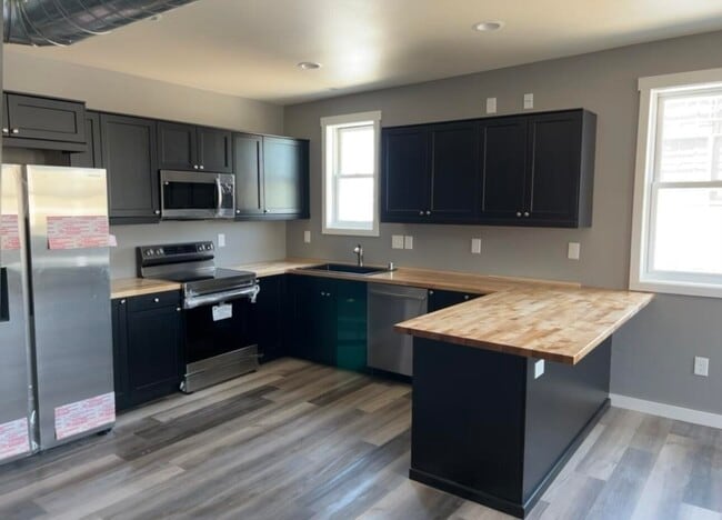 Photo - 1214 3rd St S