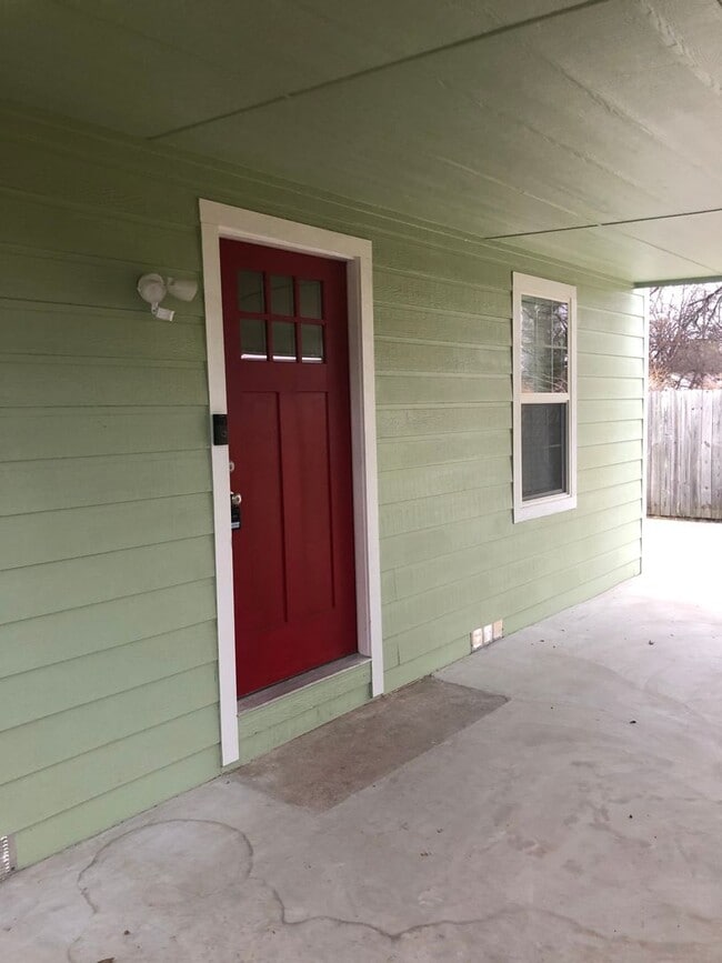 Photo - Newly remodeled in 2023! 1 bed, 1 bath, ALL appliances!