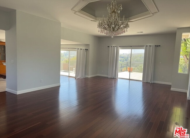 Photo - 911 Teakwood Rd