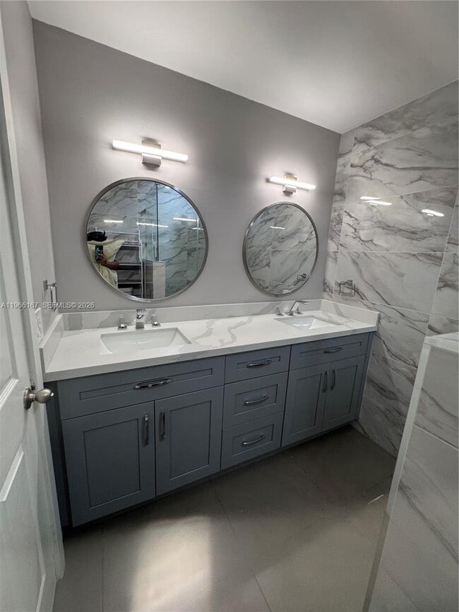 Photo - 504 Woodgate Cir Unit C