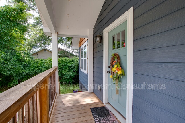 Photo - 805 Rison Ave NE