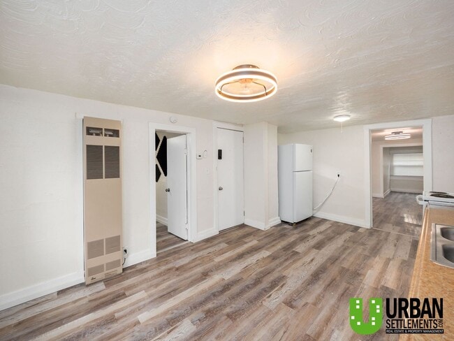 Photo - 370 E 8th Ave Unidad C