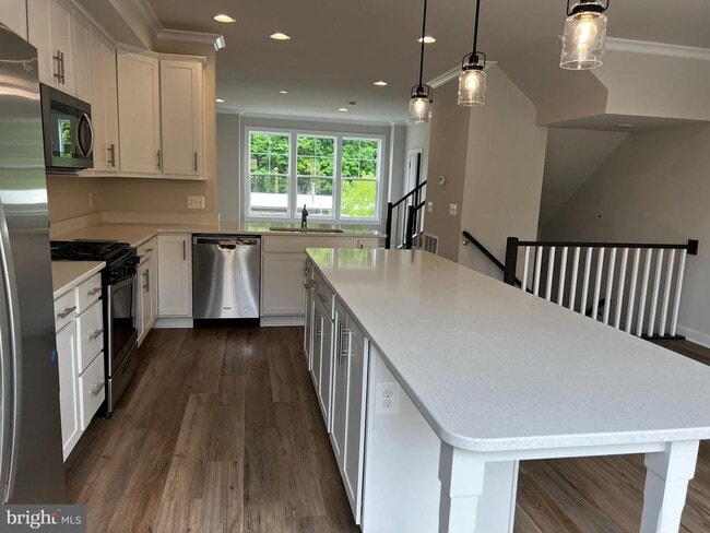 Photo - 110 Kinross Ln