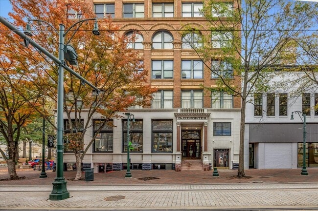 Photo - 10 N Main St