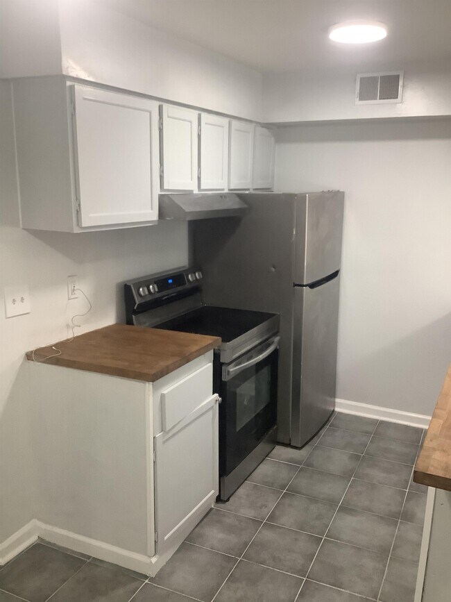 Photo - 213 Camelot Dr