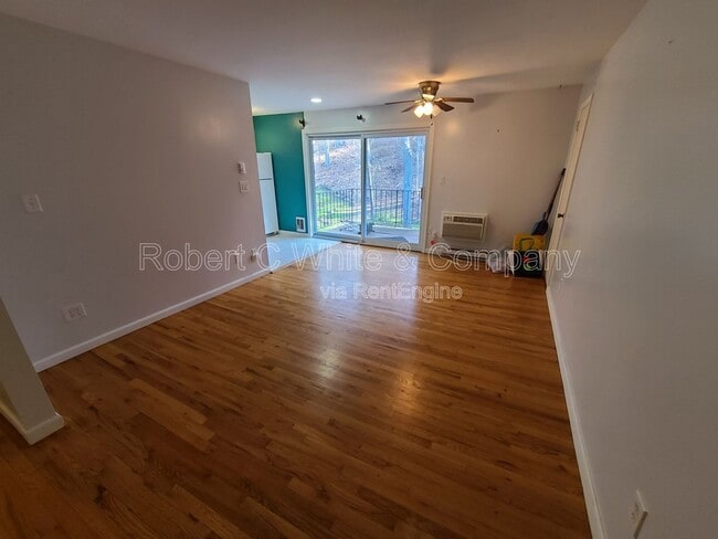 Photo - 1622 Farmington Ave Unit Apt 8
