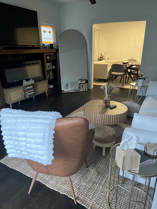 Photo - 5011 N Lawndale Ave Unit 2