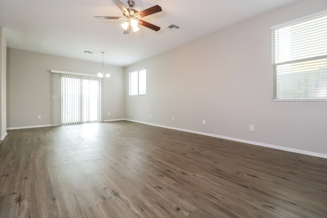 Photo - 2528 S 73rd Ln