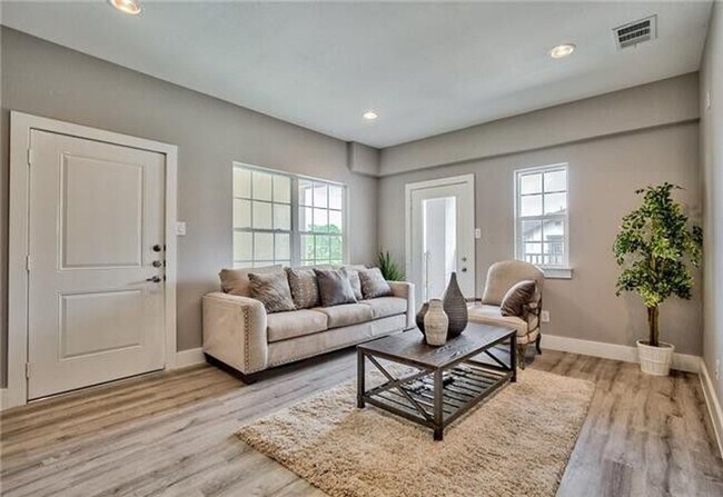 13609 Pinnacle Cir W Unit 1205