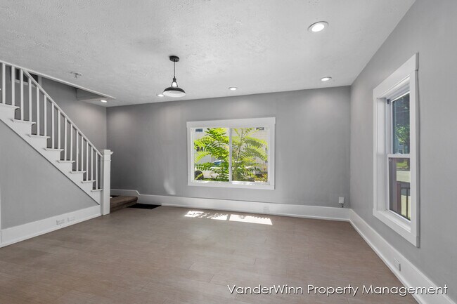 Photo - 114 Straight Ave NW