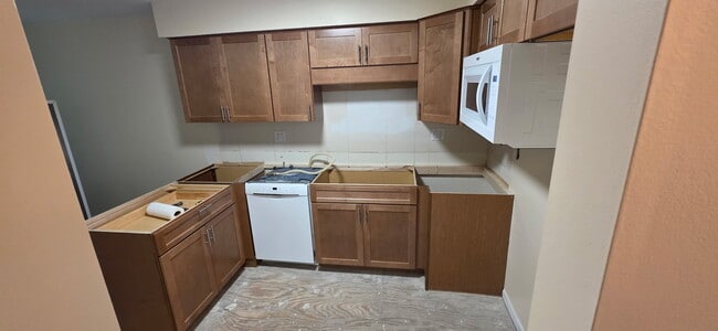 Building Photo - 24361 Bashian Dr Unit 24361 Bashian Drive