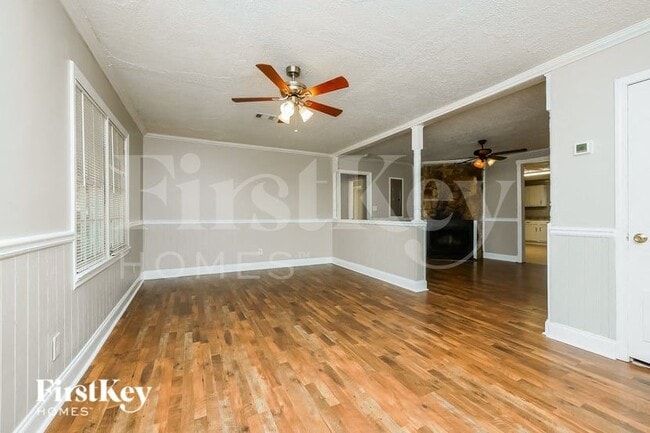 8065 Huntington Dr