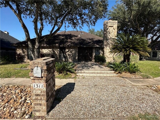 Building Photo - 15 Pine St