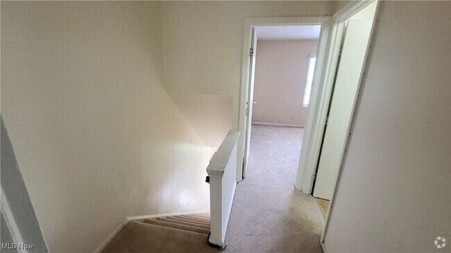 Building Photo - 23 Trenton Square Rental