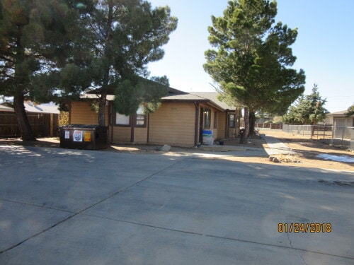Building Photo - 3214 N Victor Rd Unit Apt C