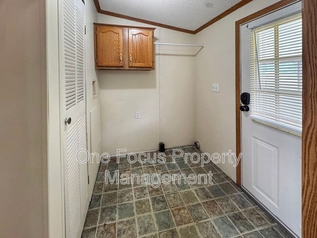 Photo - 214 Dennison Rd
