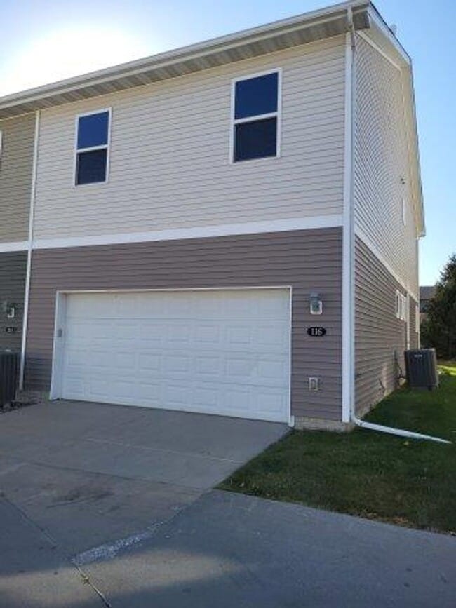 End unit Townhome in the Heart of West Des... House Rental in West