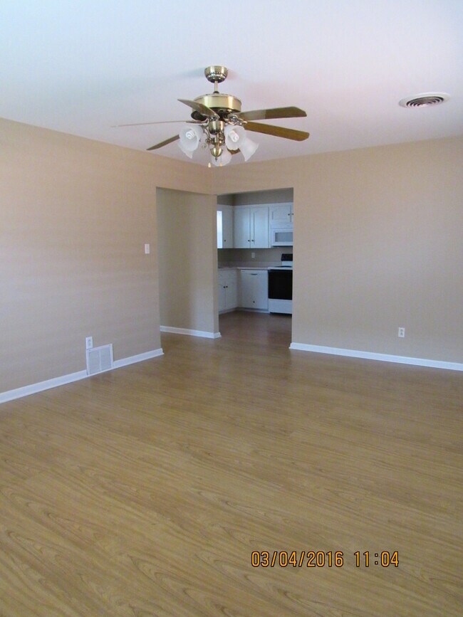 Photo - Water Paid! No Pets!