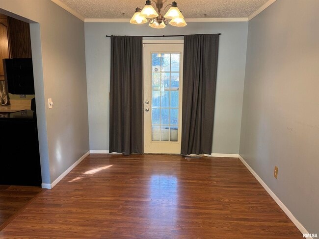 Photo - 2325 Queens Ct