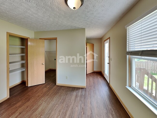 Photo - 2236 Dates St