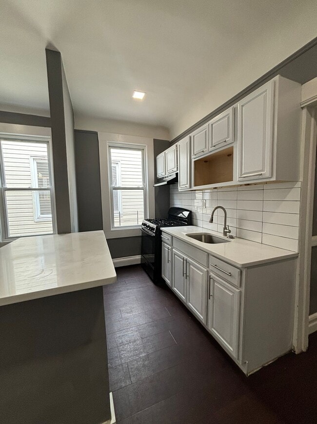 Building Photo - 445 Broadway Rental