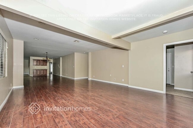 Photo - 21047 Runnymede St