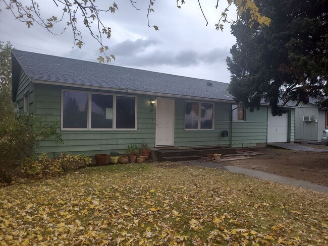 Building Photo - House in Ephrata - FREE DECEMBER RENT