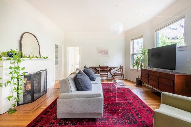 Photo - 1320 SE 28th Ave Unit Lower