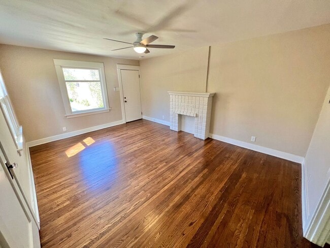 Photo - 2212-2214 E 6th St Unit 2214 E 6th Street
