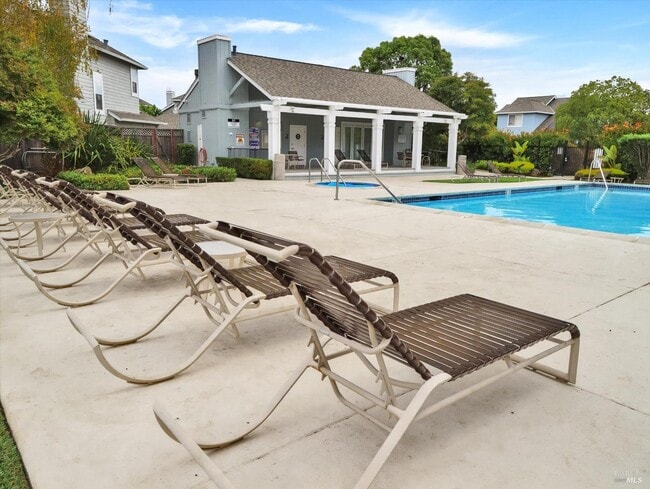 Photo - 128 Baypoint Dr