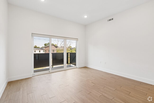 Grand Canyon 2BR, 2BA - 976SF - Living Room