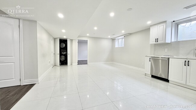 Photo - 923 Guinness Cres