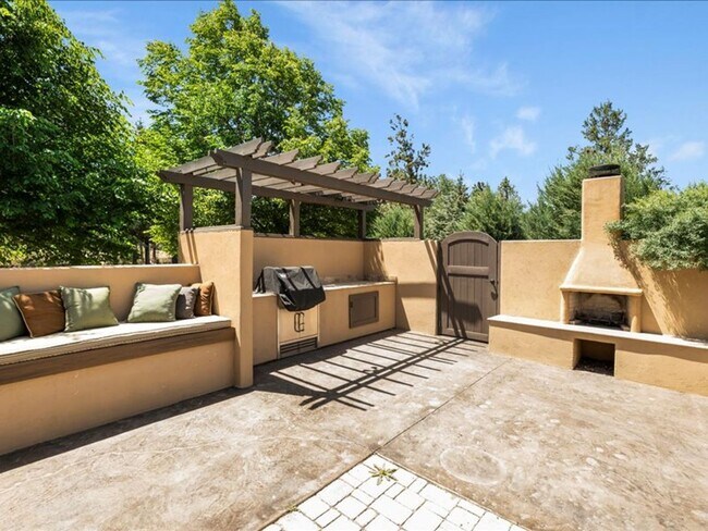 Photo - 4 Bedroom Tumalo Dream home on 3.21 Acres!