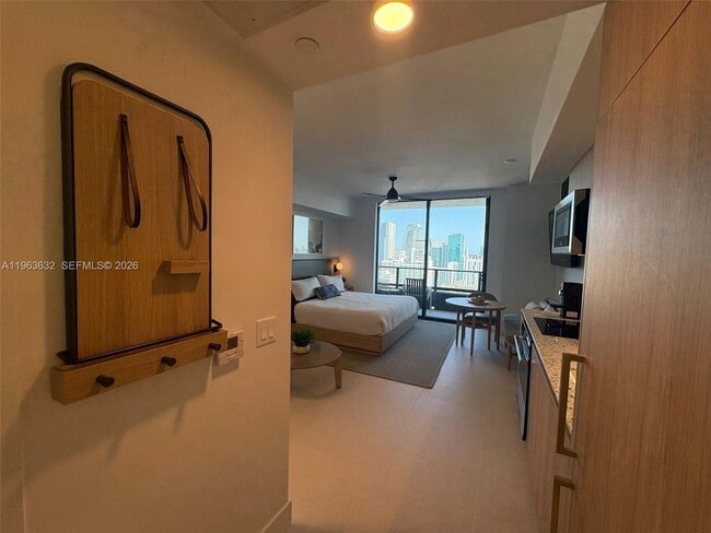 Photo - 159 NE 6th St Unidad 4010