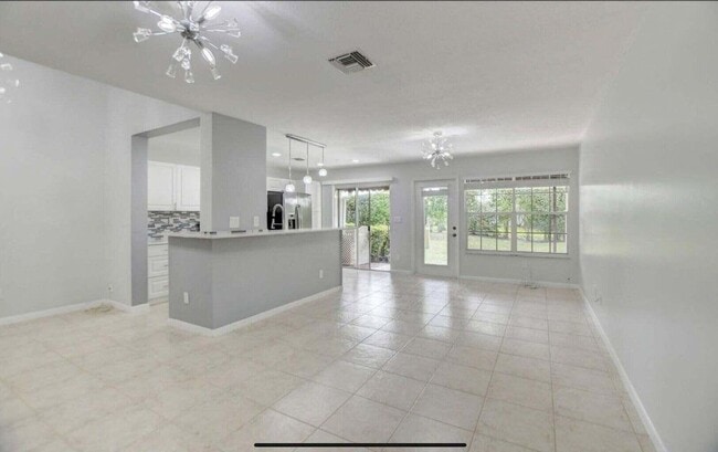 Photo - 5286 Sapphire Valley