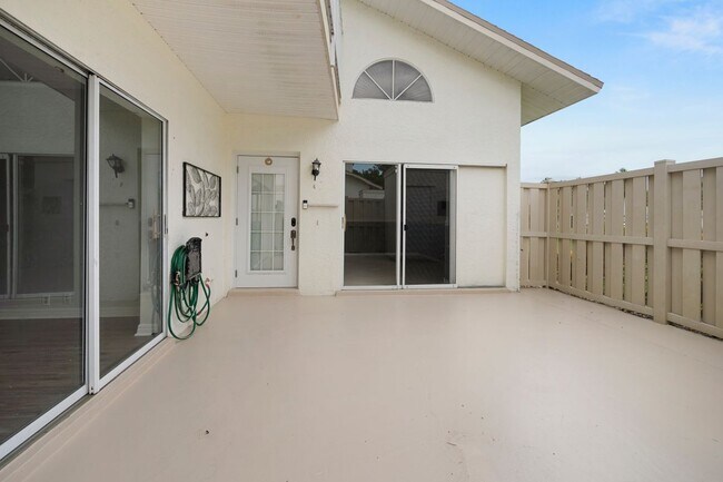 6879 Pentland Way