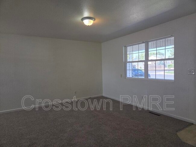 Photo - 2322 Quay St