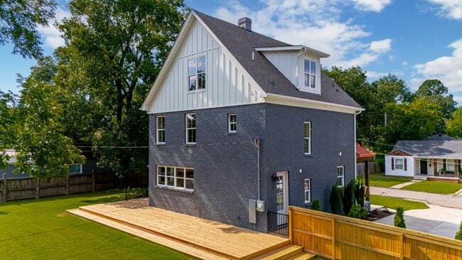 Photo - 524 W B Ave
