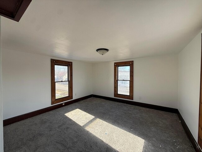 Building Photo - 923 Pierce Ave