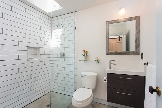 Photo - 405 N Avenue 66