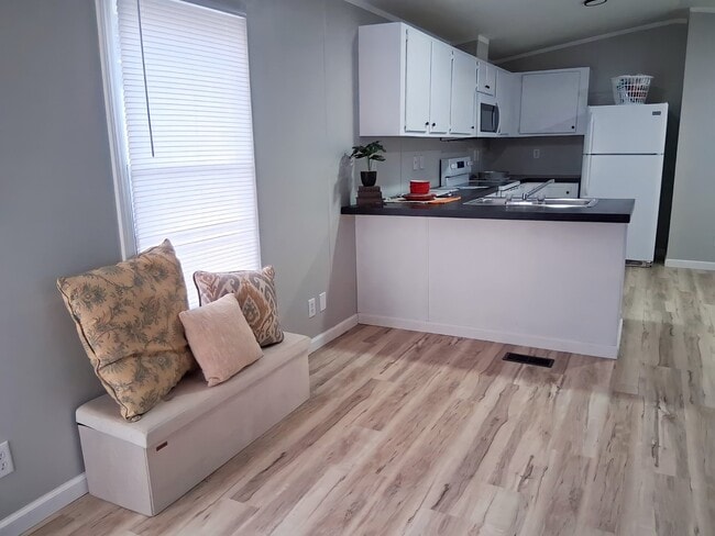 Photo - 16 Deerwood Park