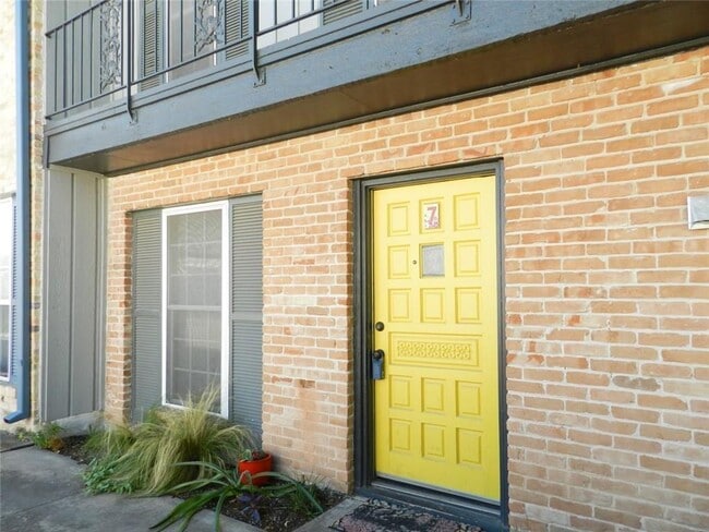 Photo - 2300 Hancock Dr Unit 7