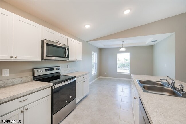 Photo - 2903 25th St W