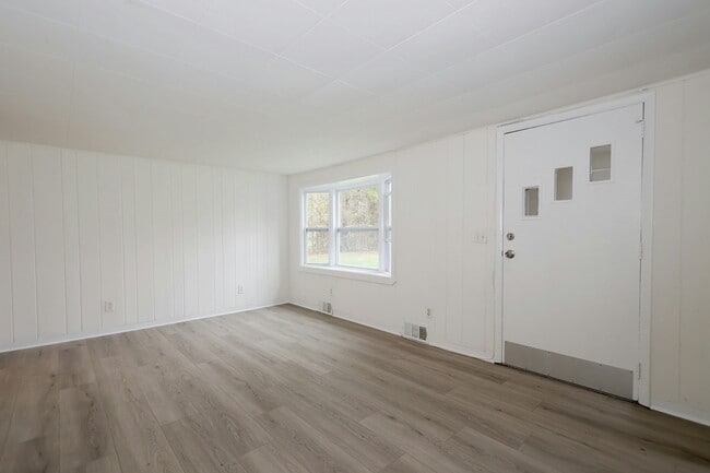 Photo - 121 Westport Rd