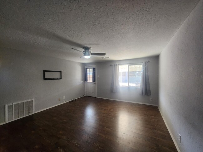 Photo - 1032 Muriel St NE