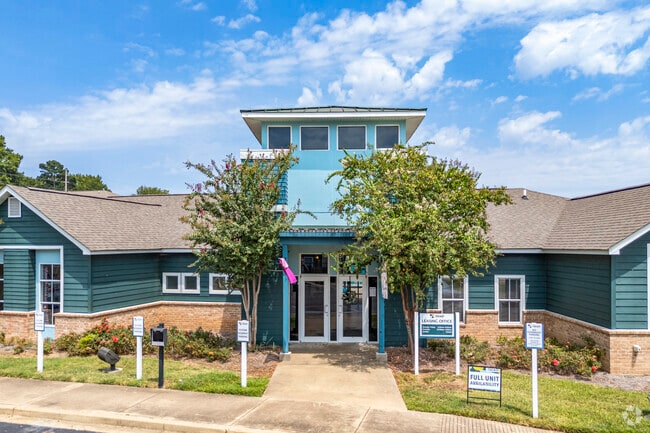 Leasing Office and Clubhouse - The Quad Rental