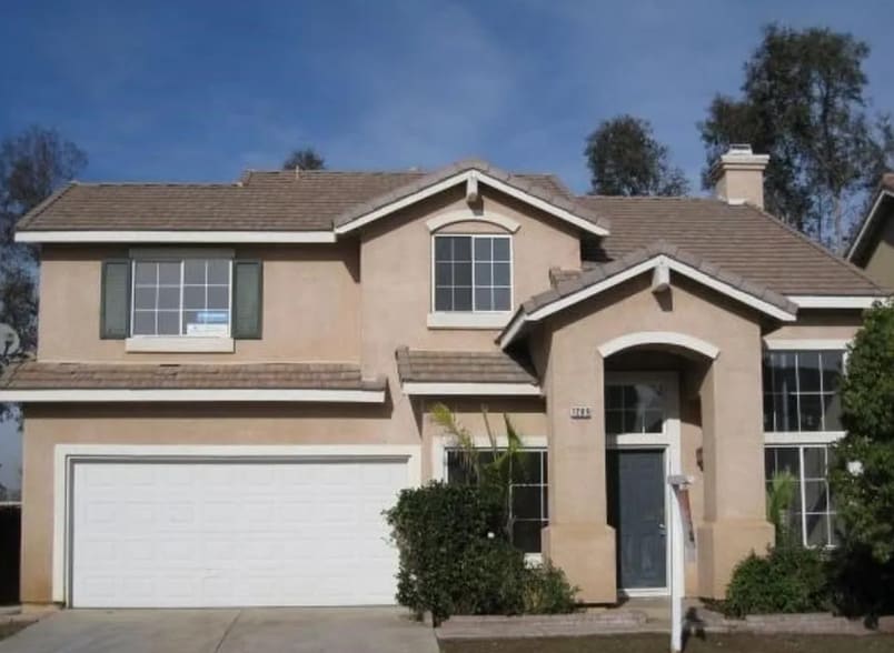 1289 Mira Valle St