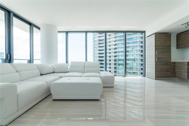 Photo - 650 NE 32nd St Unit 2808