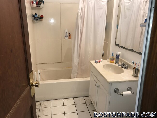 Photo - 230 S Huntington Ave Unidad 1