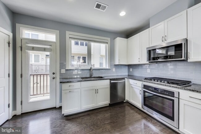 Photo - 16580 Crabbs Branch Way